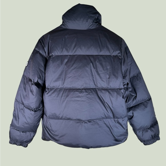 NWT Vuori Women's Hillside Down Jacket in Black - Picture 3 of 7